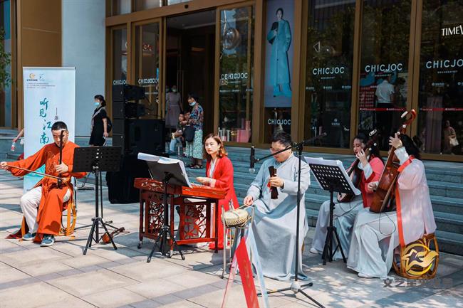 在武林银泰,民族管弦乐音画“听见江南”受到好评.jpg 在武林银泰,民族管弦乐音画“听见江南”受到好评.jpg