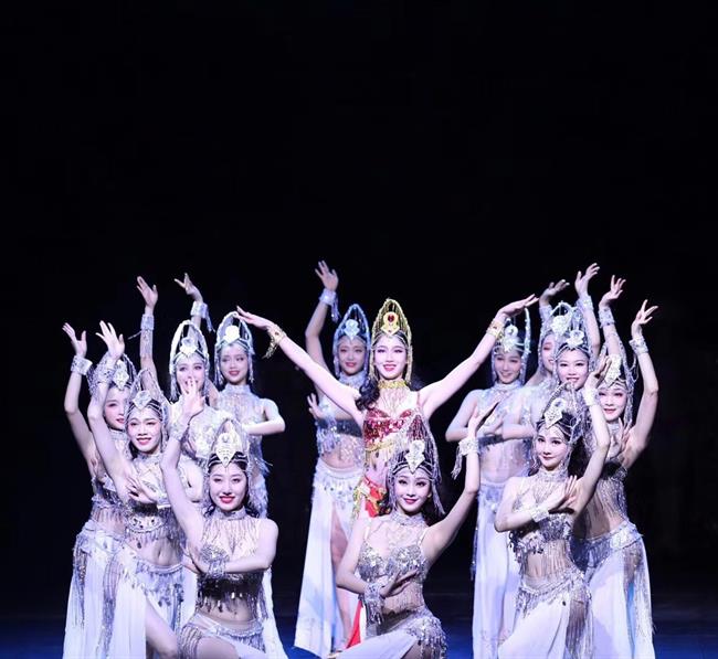 宋城班学生企业顶岗实践.jpg 宋城班学生企业顶岗实践.jpg