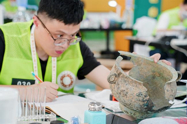 金属组 盛经纬（浙艺校友）.jpg